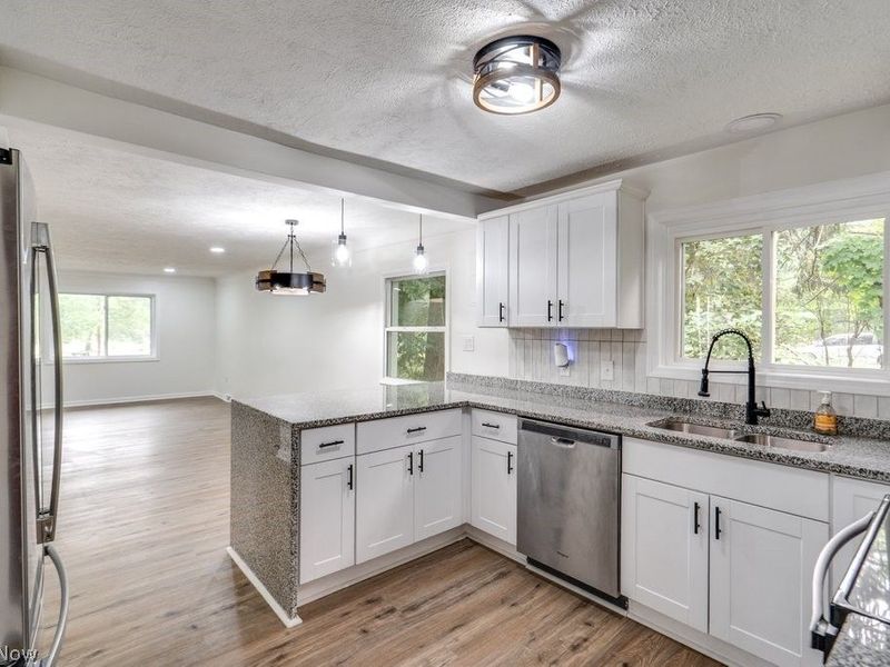 4867 Royalwood Road, North Royalton, OH 44133 Photo 6