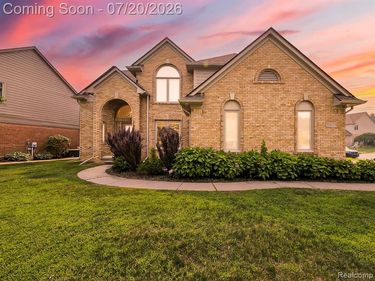57633 Yorkshire Drive, Washington Twp, MI 48094