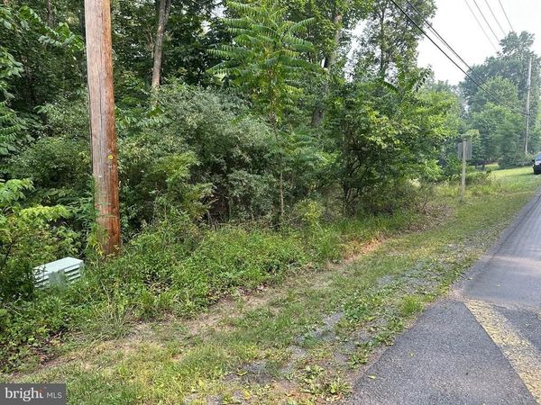 147 LAKE HOLIDAY ROAD, CROSS JUNCTION, VA 22625