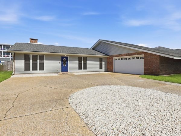 1119 Seabreeze Lane, Gulf Breeze, FL 32563