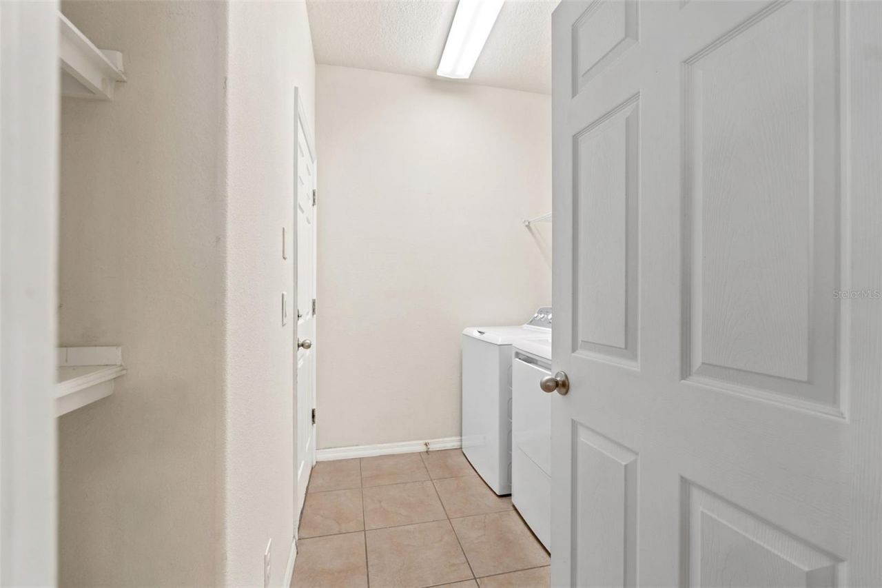 4850 Southlawn Avenue , Orlando, FL 32811 Photo