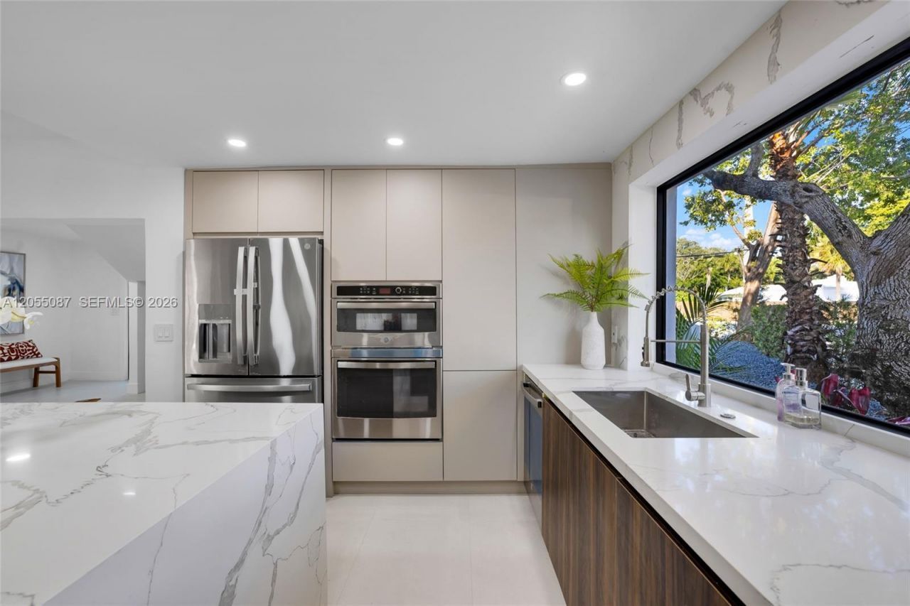210 NE 107th St , Miami Shores, FL 33161 Photo