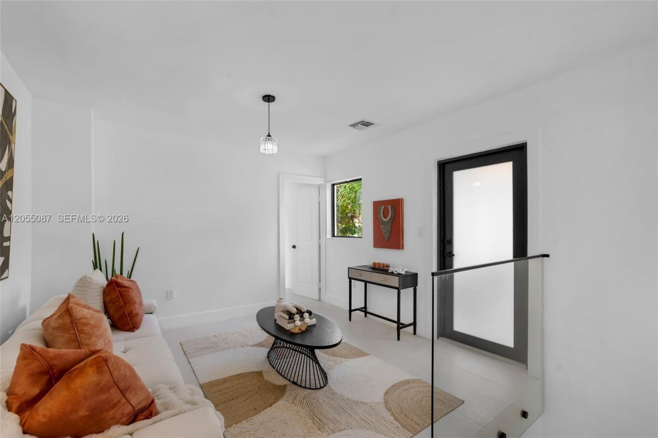 210 NE 107th St , Miami Shores, FL 33161 Photo