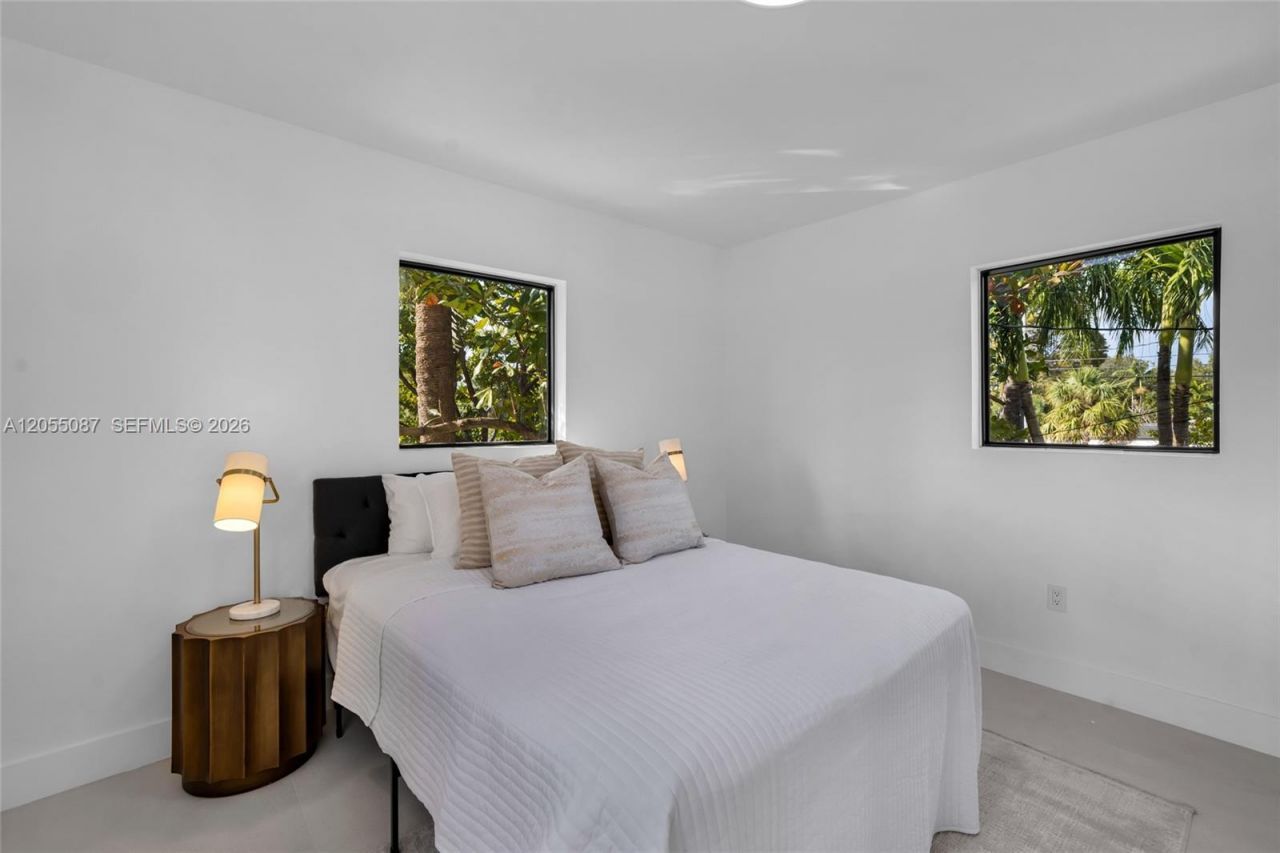 210 NE 107th St , Miami Shores, FL 33161 Photo