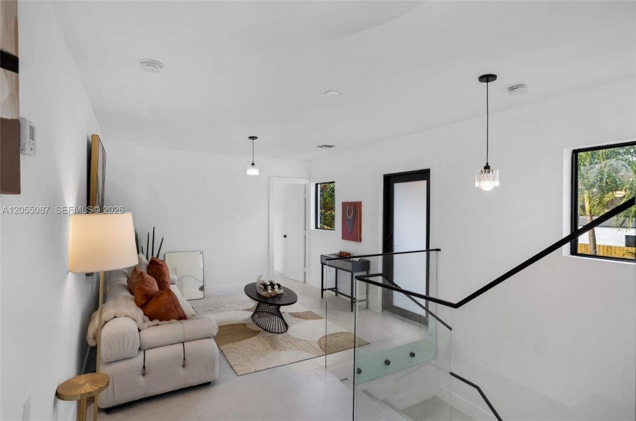 210 NE 107th St , Miami Shores, FL 33161 Photo