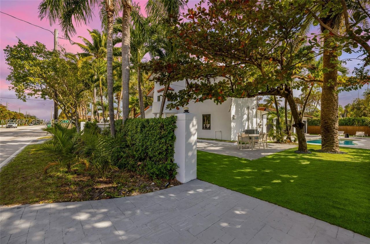 210 NE 107th St , Miami Shores, FL 33161 Photo