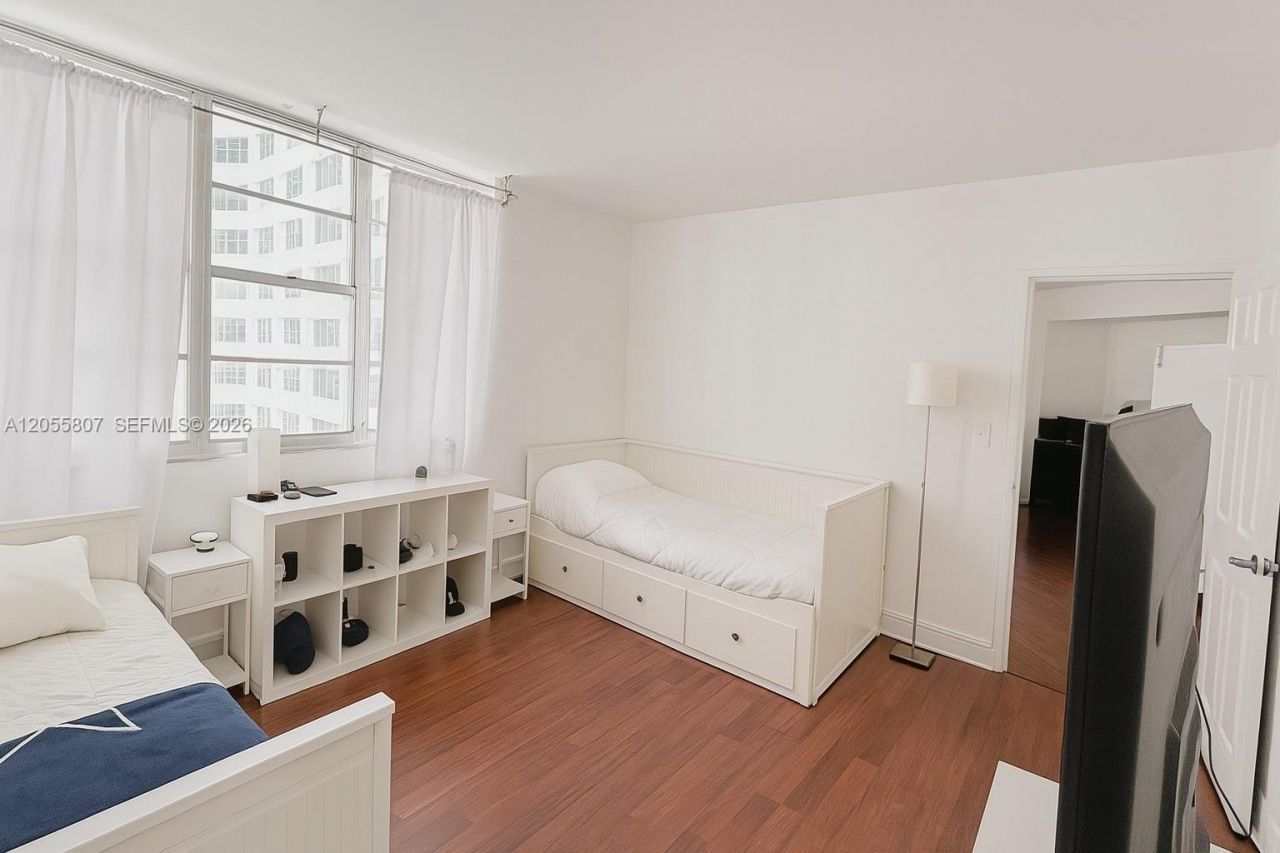 905 Brickell Bay Dr , Unit 1022, Miami, FL 33131 Photo