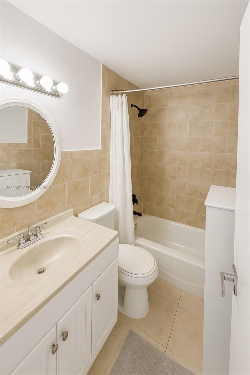 905 Brickell Bay Dr , Unit 1022, Miami, FL 33131 Photo