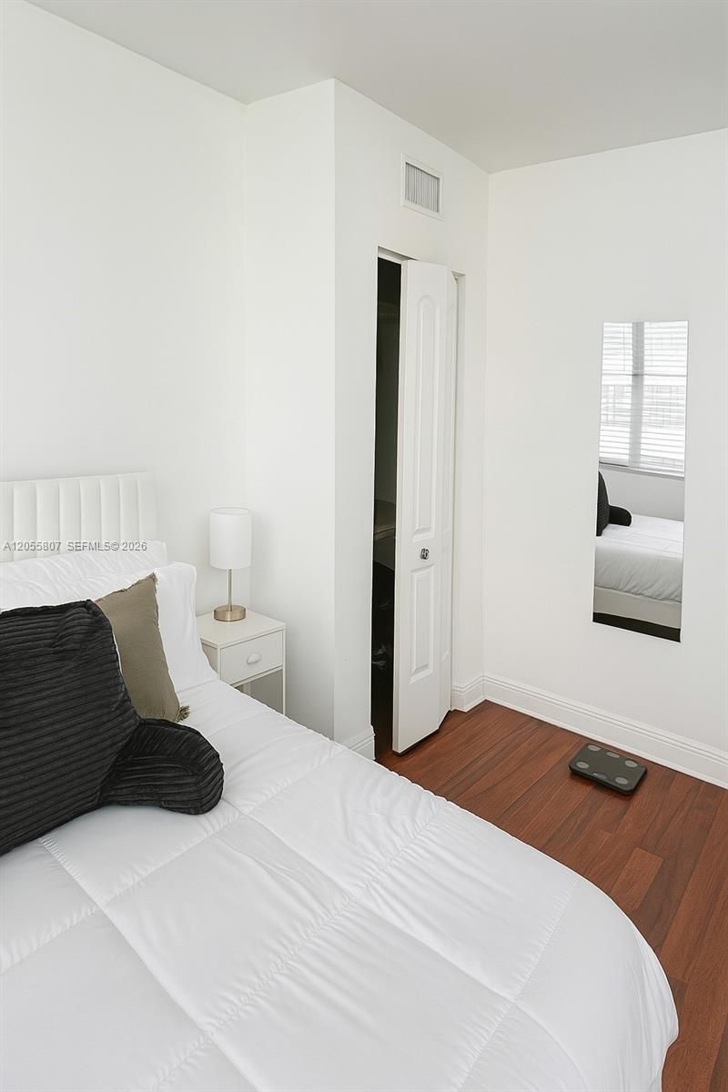 905 Brickell Bay Dr , Unit 1022, Miami, FL 33131 Photo