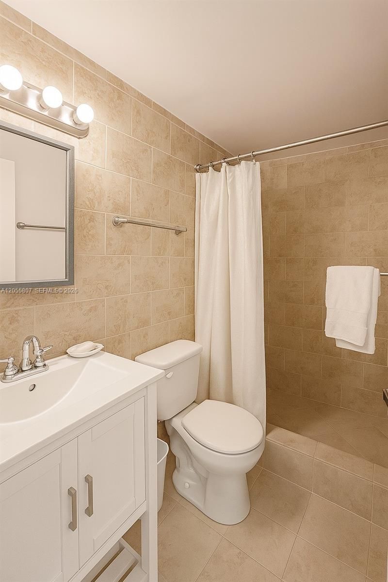 905 Brickell Bay Dr , Unit 1022, Miami, FL 33131 Photo