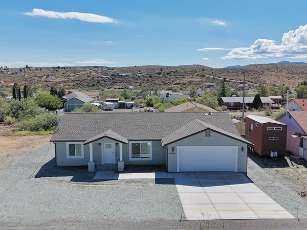 20235 E Mesa Verde Road, Mayer, AZ 86333