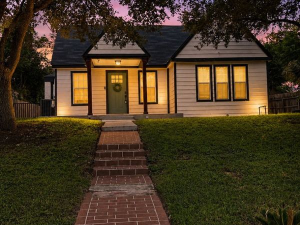 905 E Corpus Christi, Beeville, TX 78102