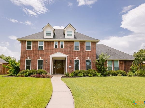 101 Legend Drive , Victoria, TX 77904