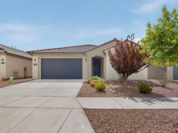 6061 Nauman Drive SE, Albuquerque, NM 87106