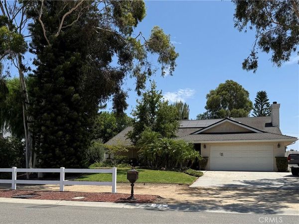 2383 Hialeah Circle , Norco, CA 92860