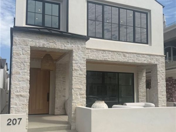 207 43rd Street , Newport Beach, CA 92663