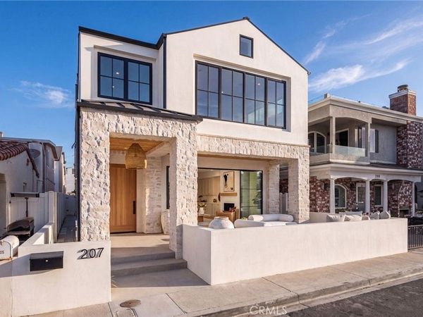 207 43rd Street, Newport Beach, CA 92663