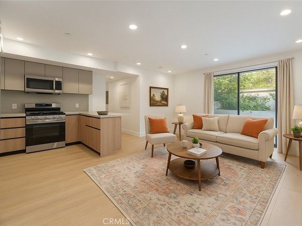 7510 Sepulveda Boulevard , Unit 101, Van Nuys, CA 91405
