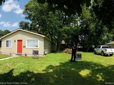 1005 E Muir Avenue , Hazel Park, MI 48030