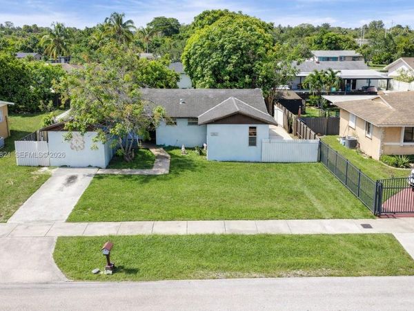 10221 SW 169th St , Miami, FL 33157