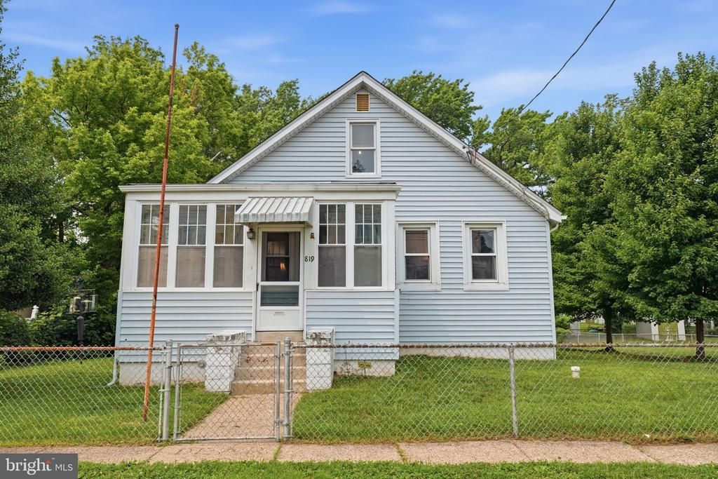 819 PENNSYLVANIA AVENUE , CROYDON, PA 19021