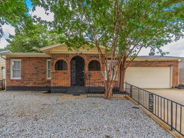 5504 Wainwright Drive, Fort Worth, TX 76112