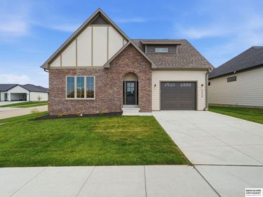 9508 Far Niente Lane, Lincoln, NE 68526