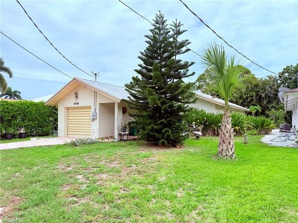 1066 Highlands DR , NAPLES, FL 34103
