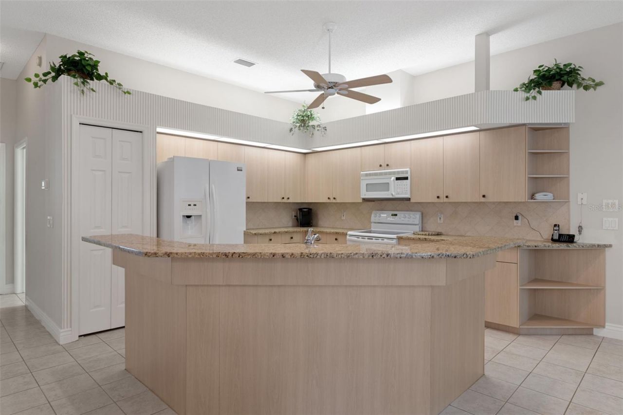 2086 Sparkling Waters Way , Spring Hill, FL 34606 Photo