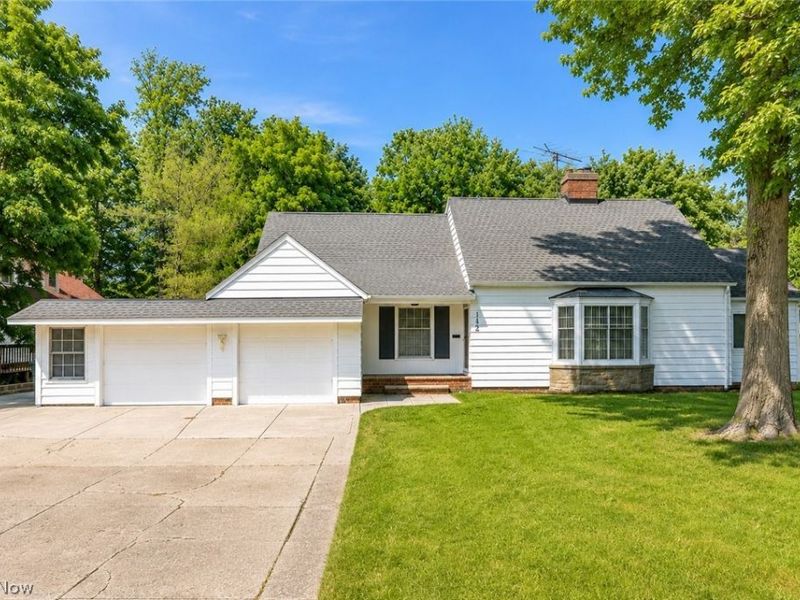 142 Bexley Drive, Bedford, OH 44146 Photo 2