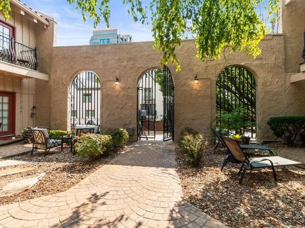 1111 W 46th Street, Unit 24, Kansas City, MO 64112
