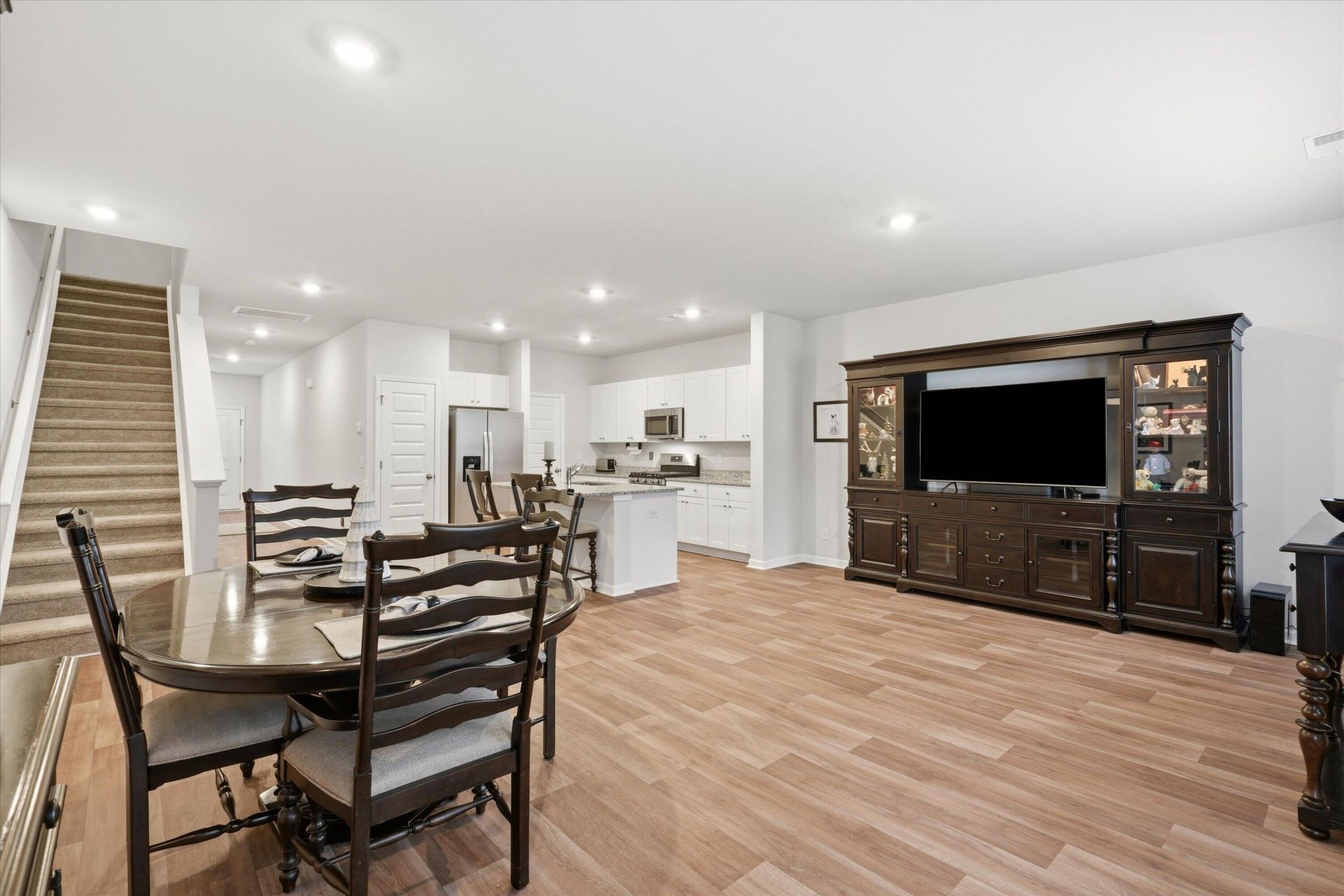 242 Agrarian Avenue Photo 13