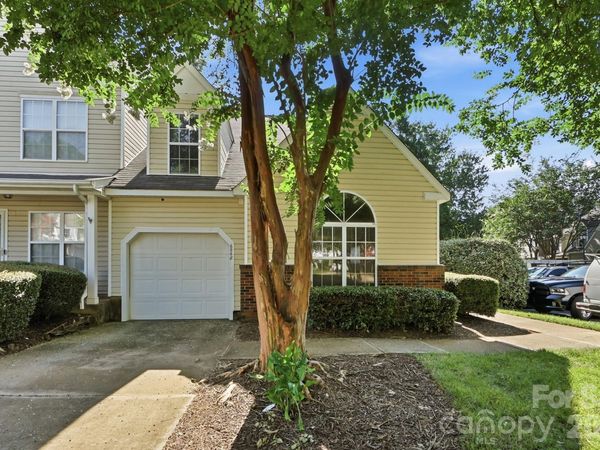 6068 Bobcat Place, Charlotte, NC 28269