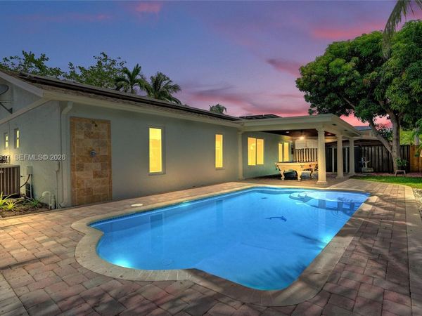 3946 NW 1st Dr, Deerfield Beach, FL 33442