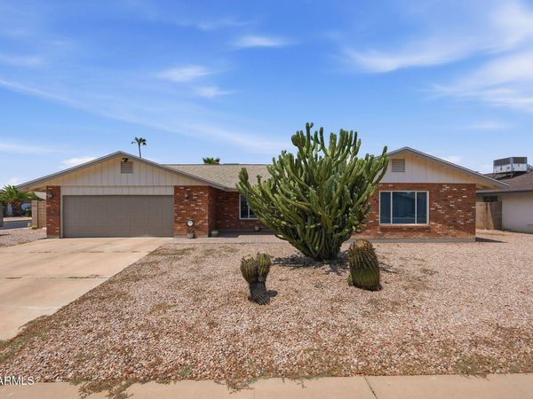 846 N WHITING Circle, Mesa, AZ 85213