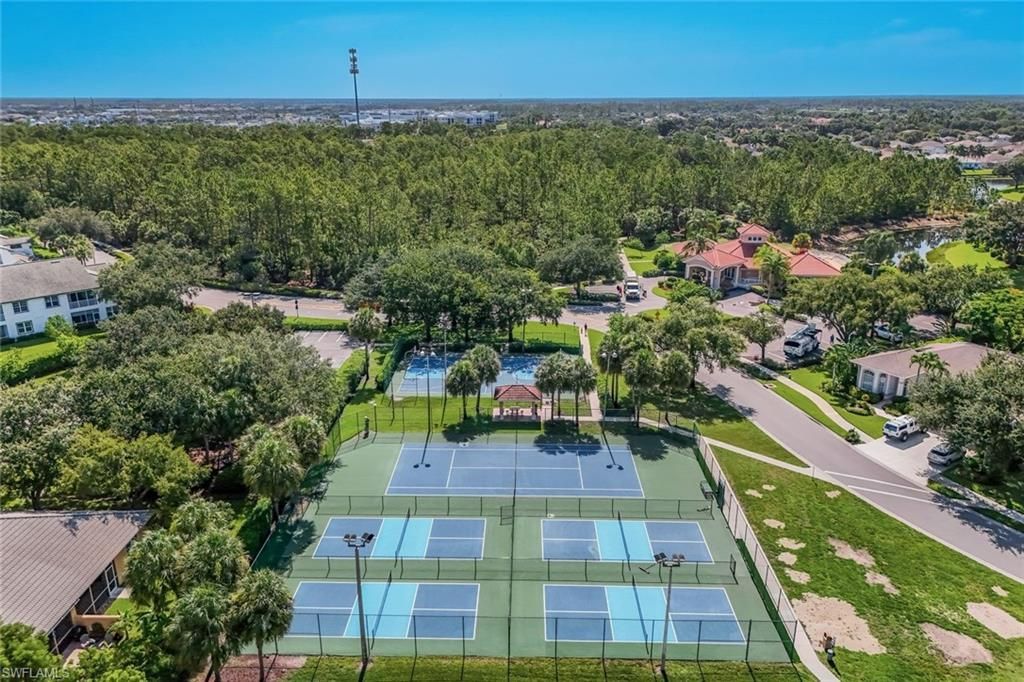 88 Burnt Pine Dr, Naples, FL 34119 Photo