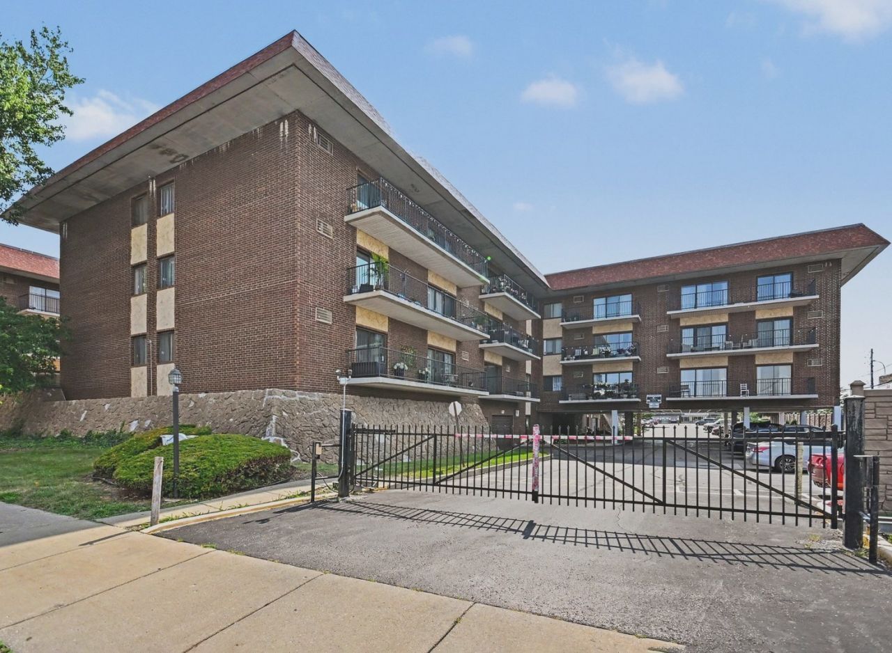 9520 Mayfield Avenue, Oak Lawn, IL 60453