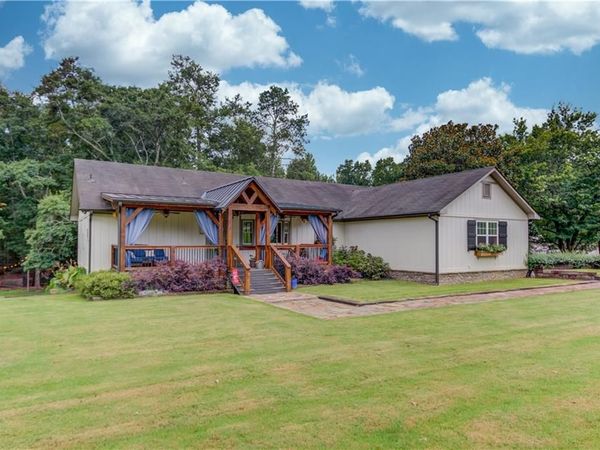 8401 Norris Lake Way , Snellville, GA 30039