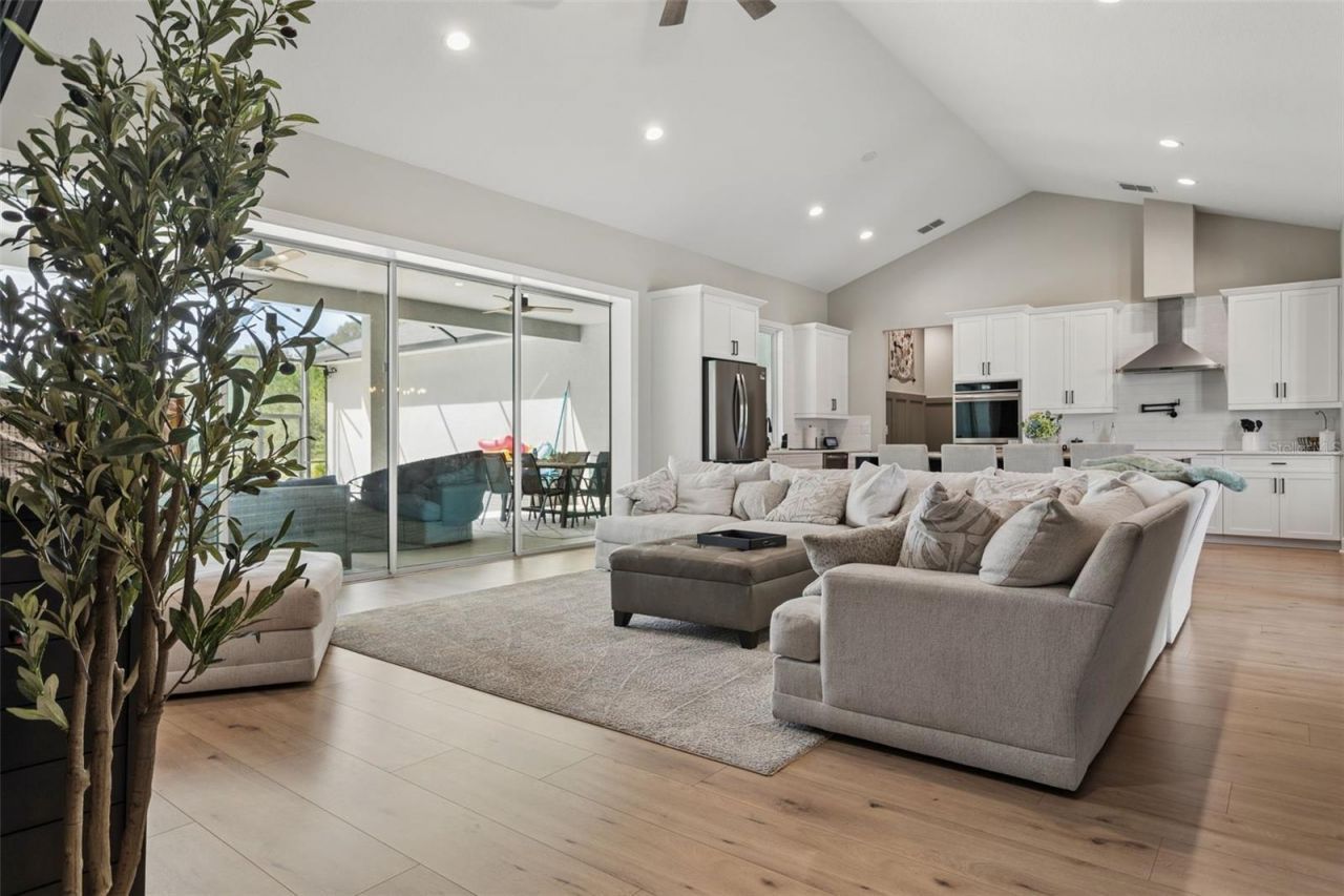 8408 Woodleaf Boulevard, Wesley Chapel, FL 33544 Photo