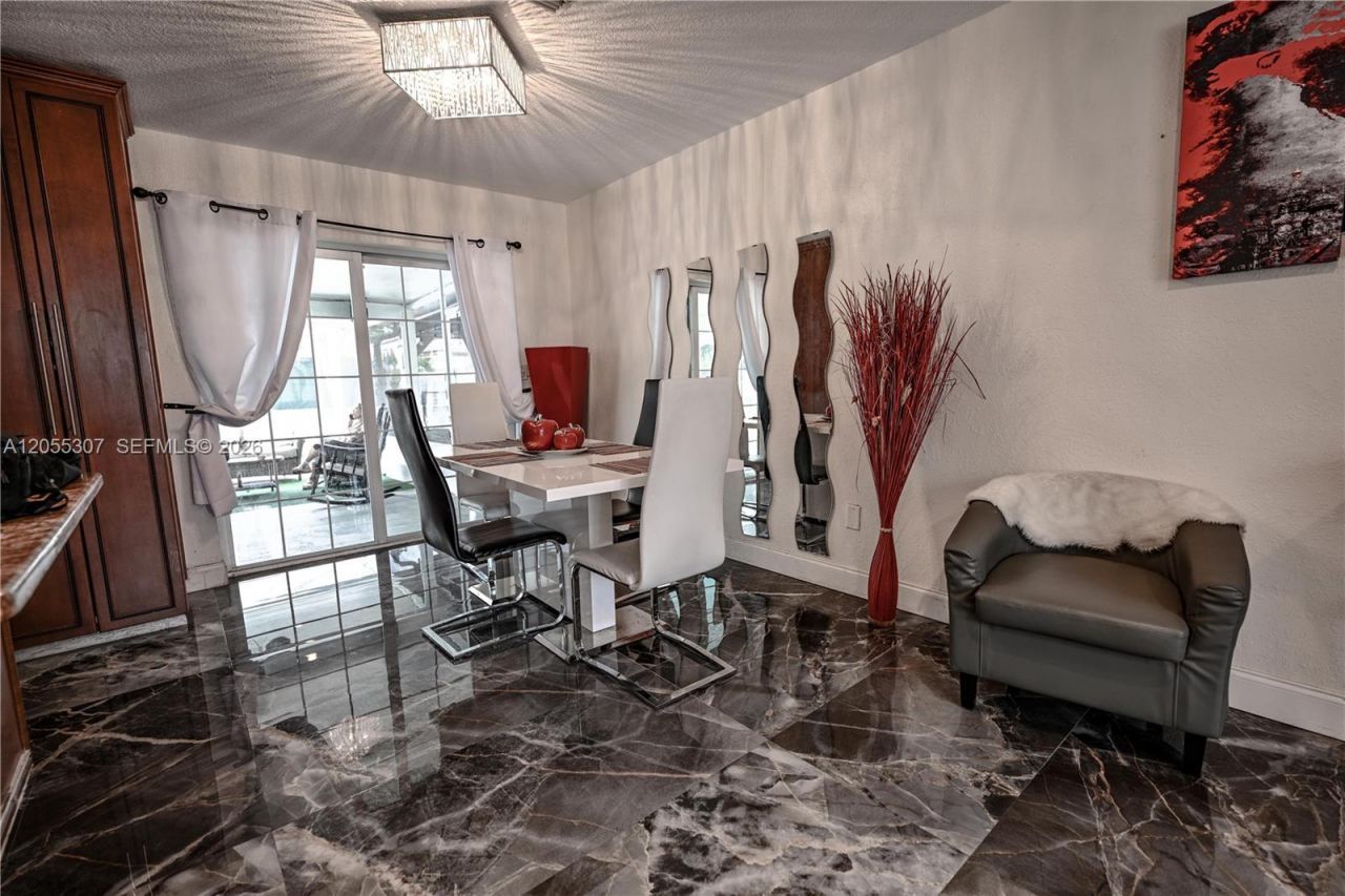 7400 NW 1st Ct, Pembroke Pines, FL 33024 Photo