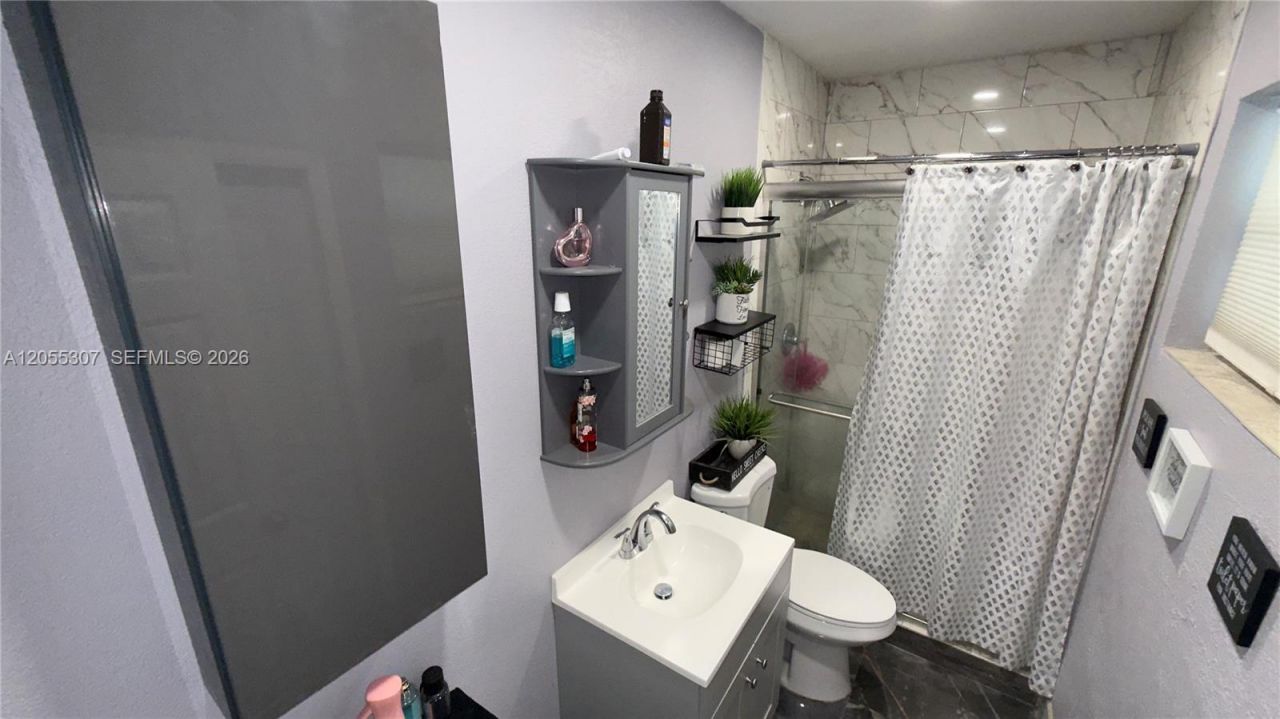 7400 NW 1st Ct, Pembroke Pines, FL 33024 Photo
