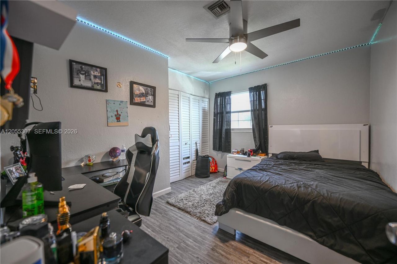 7400 NW 1st Ct, Pembroke Pines, FL 33024 Photo
