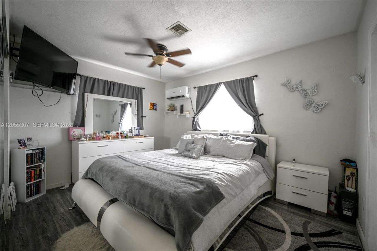 7400 NW 1st Ct, Pembroke Pines, FL 33024 Photo