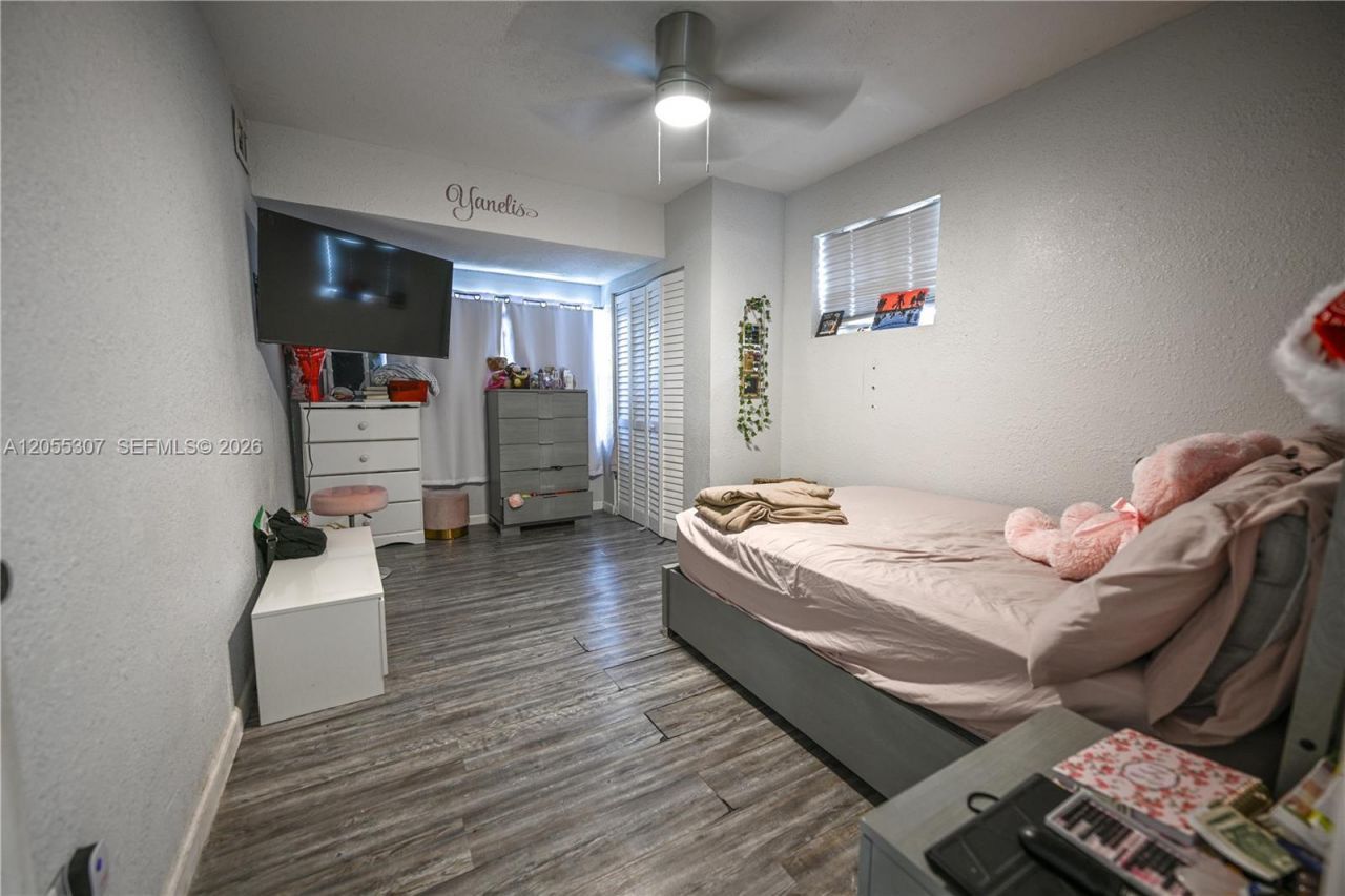 7400 NW 1st Ct, Pembroke Pines, FL 33024 Photo