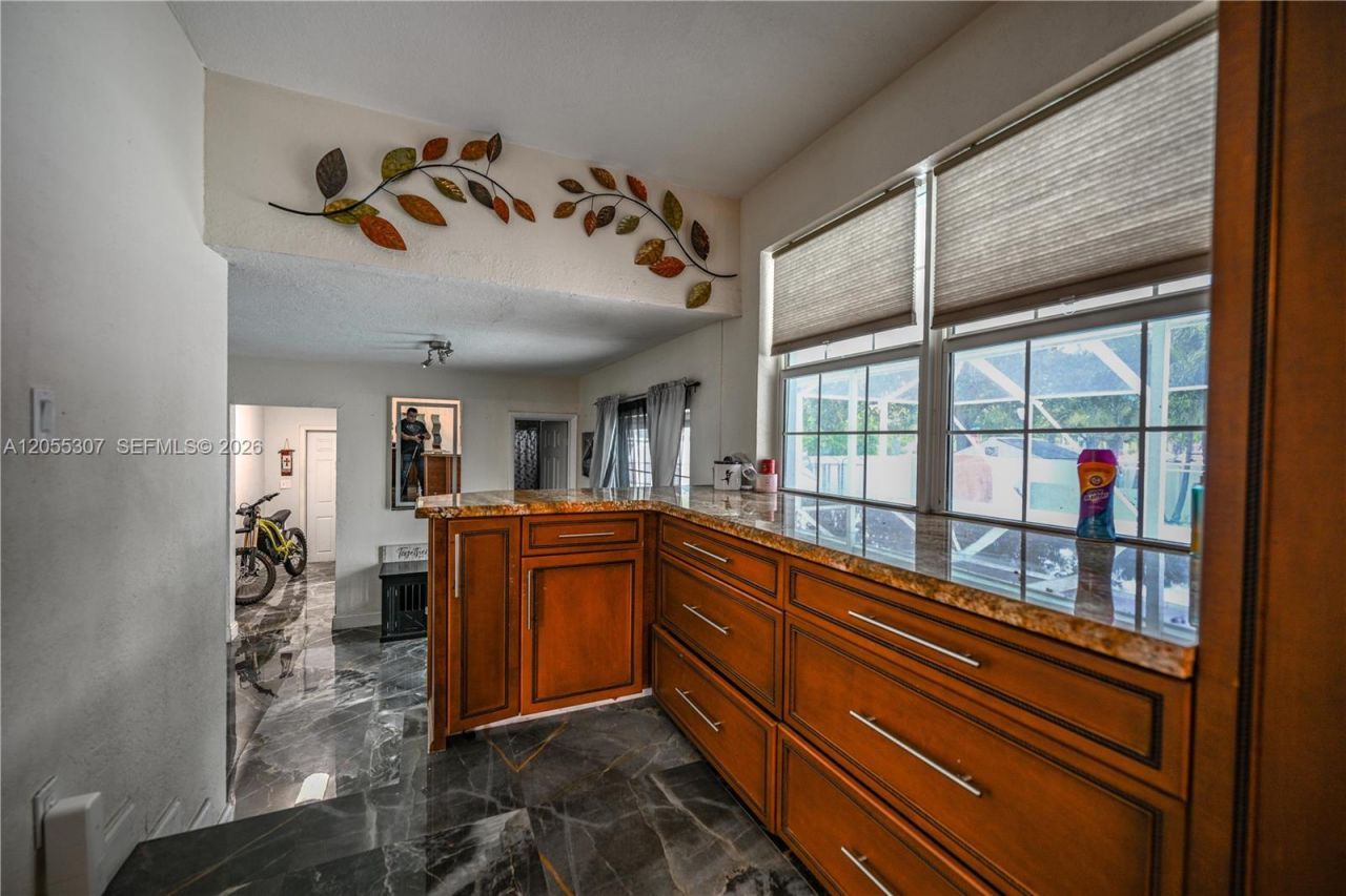 7400 NW 1st Ct, Pembroke Pines, FL 33024 Photo