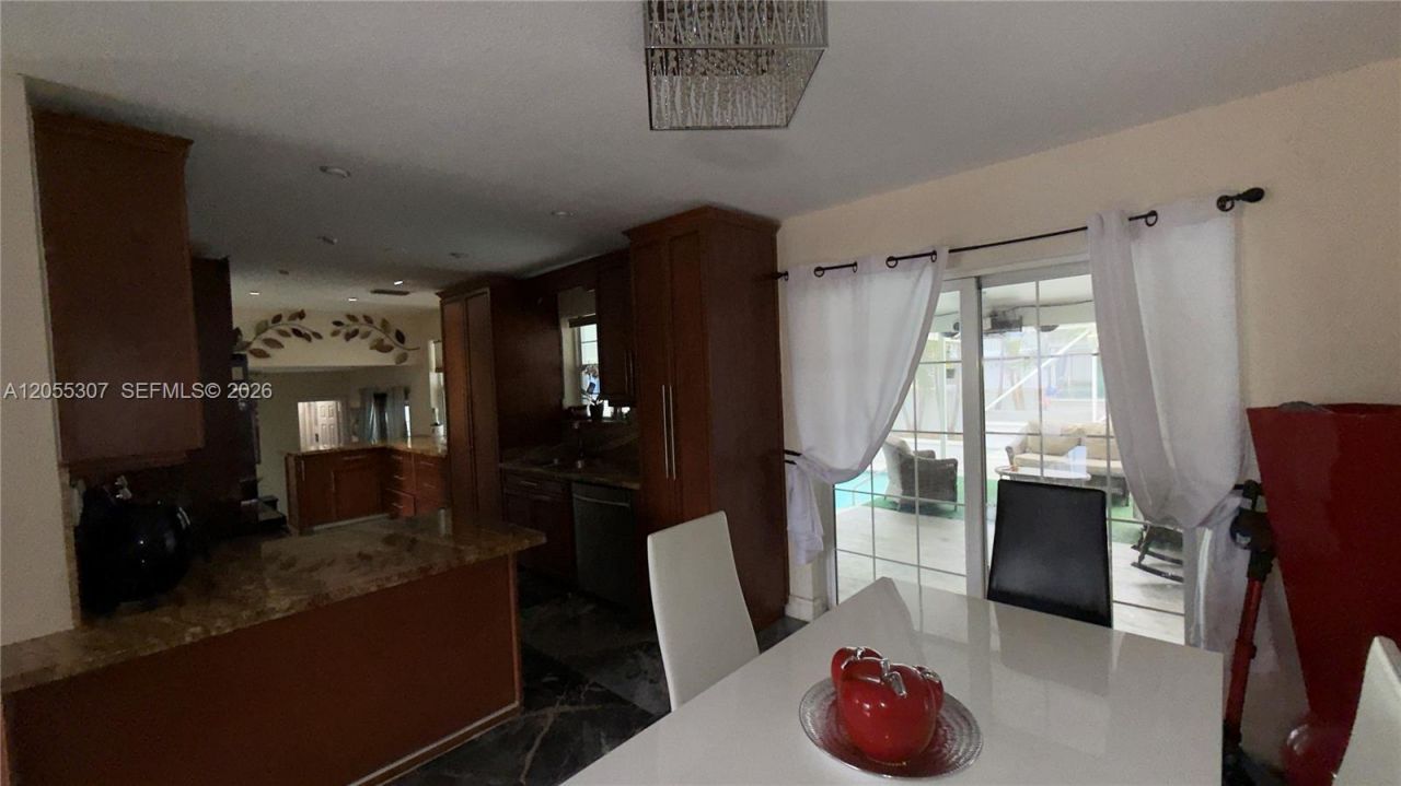 7400 NW 1st Ct, Pembroke Pines, FL 33024 Photo