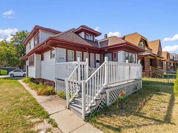 4439 N 27th St, Milwaukee, WI 53209