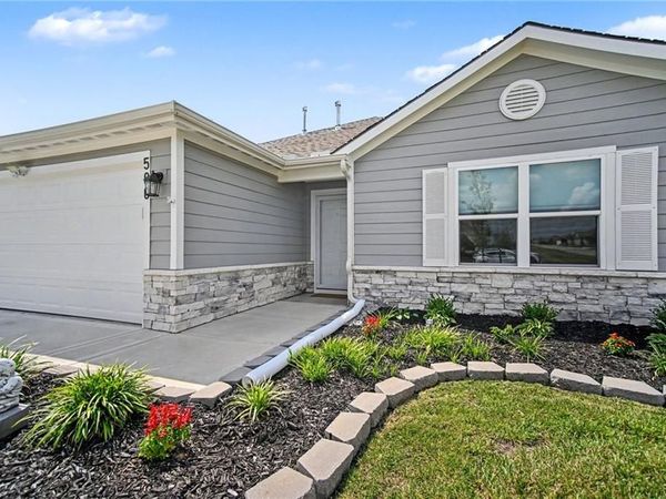 500 SE Laurel Drive, Blue Springs, MO 64014