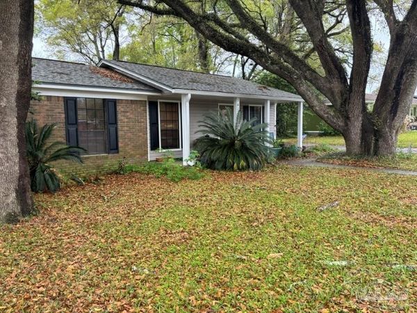 7823 Dartmoor Dr, Pensacola, FL 32514