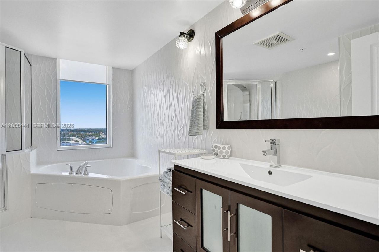 16699 Collins Ave , Unit 1908, Sunny Isles Beach, FL 33160 Photo